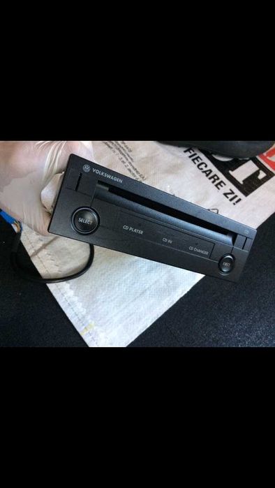 Casetofon gama cu cod si magazie cduri golf 4 mk4