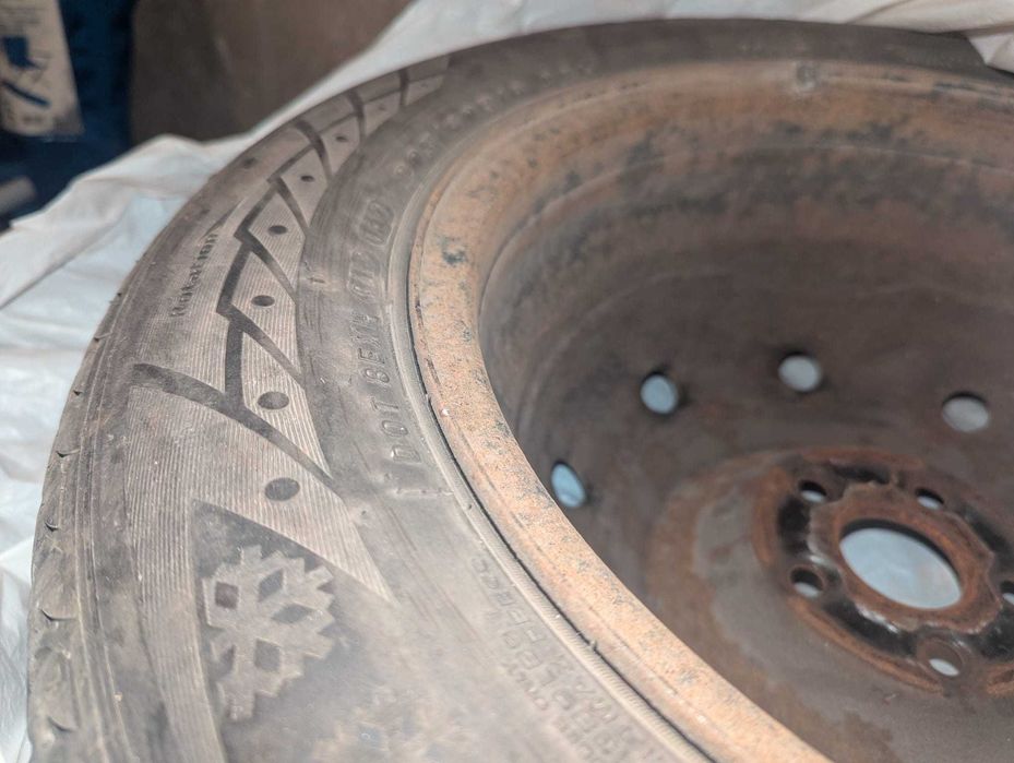 Зимни гуми 4бр. 205/60/R16 92H DOT 2017 със стоманени джанти