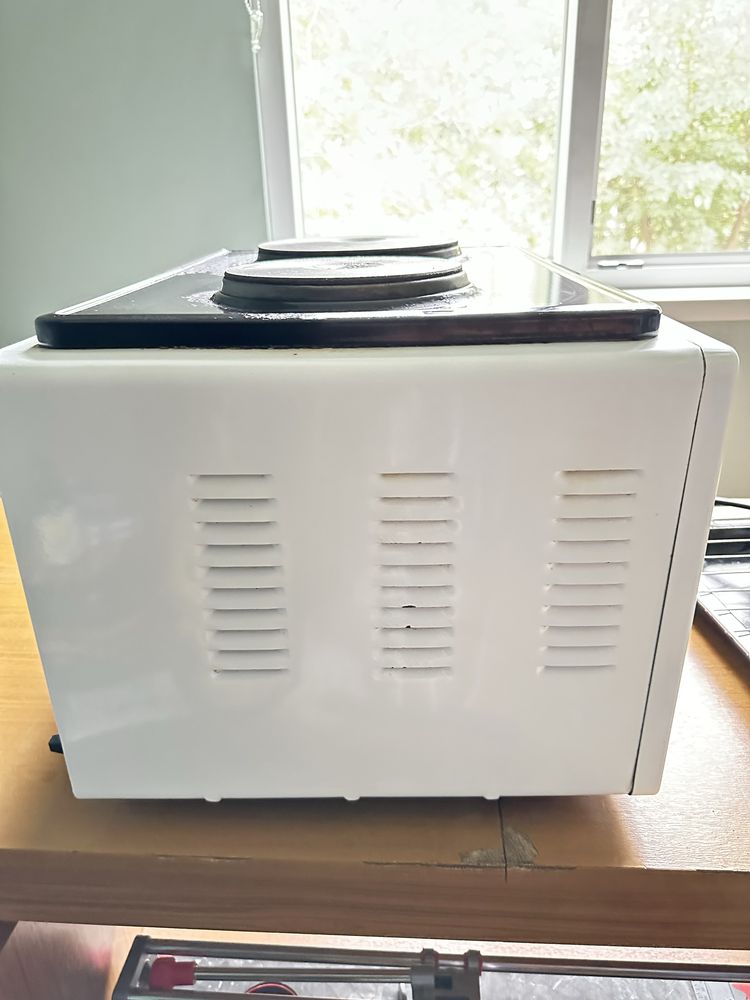 Електрическа печка CROWN CMO 422W