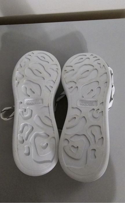 Vand Alexander McQueen