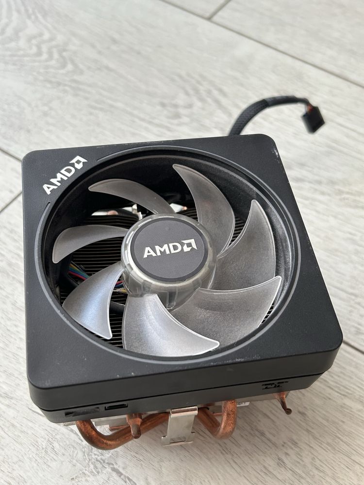 Procesor AMD Ryzen 7 2700x AM4 + cooler AMD rgb