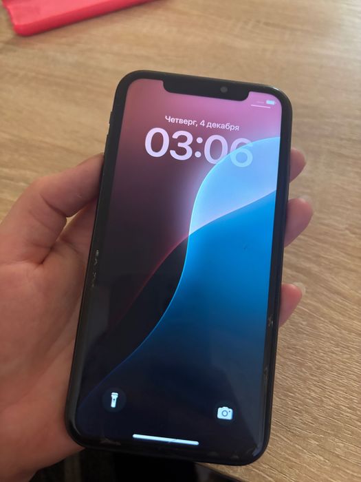 Продам айфон 11 на 64гб