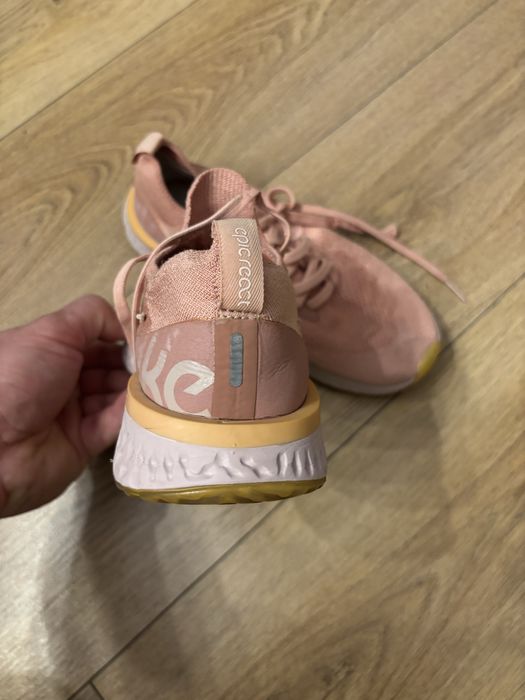 Adidasi pantofi sport nike marime 36 foarte usori