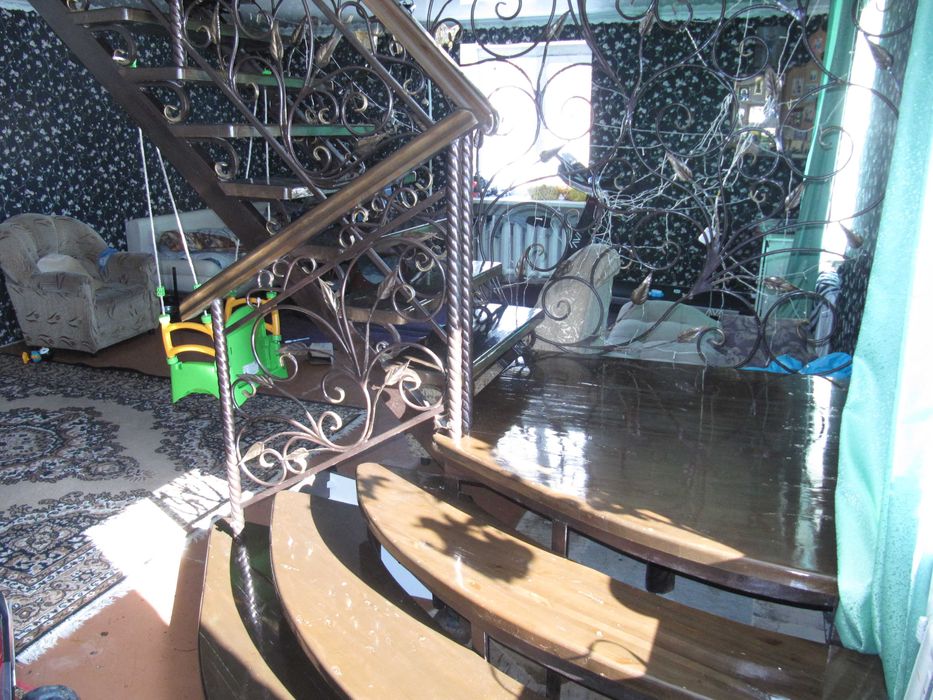 Дом кирпичн 5-комн, 3х-этажн на Аблакетке