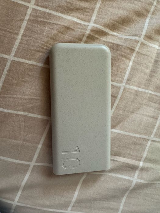 Se acorda spre vanzare urgenta Baterie externa Samsung