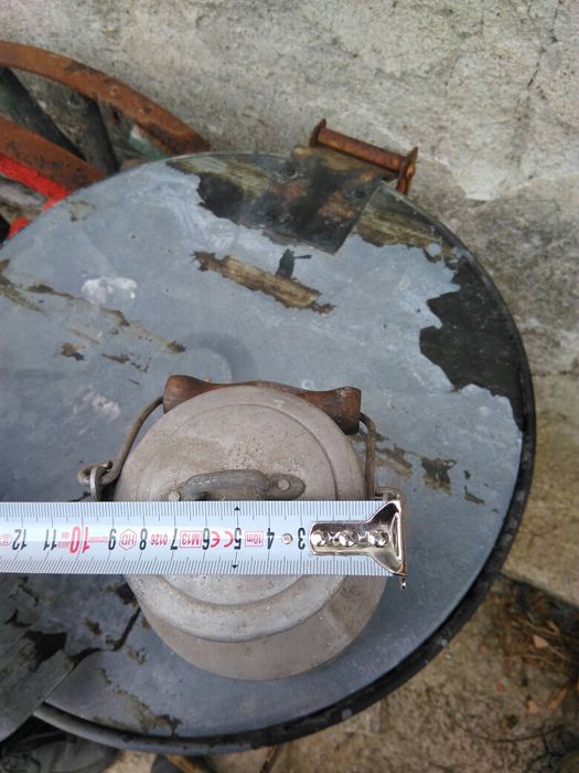 Продавам малко старинно гюмче за мляко