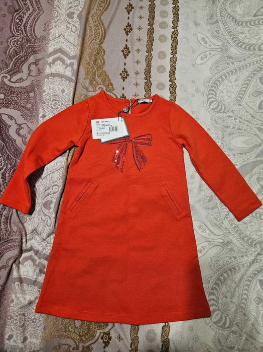 Платье новое на девочку  с этикеткой