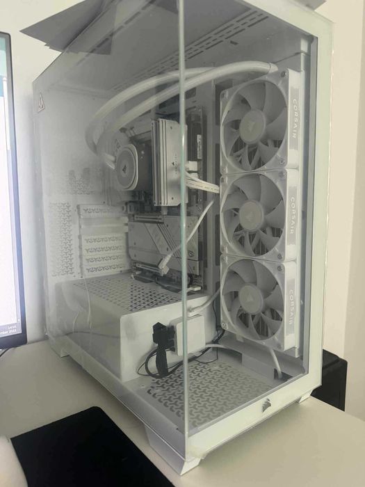 PC Gaming Corsair White fara sursa,procesor,placa video