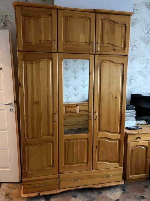 Мебели от масивно дърво - Чам (Гардероб, ракла, нощно шкафче)