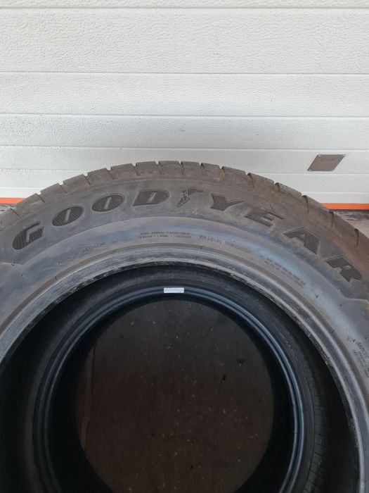 Летни гуми 2 броя GOODYEAR EagleSport 255 60 R18 дот 0216