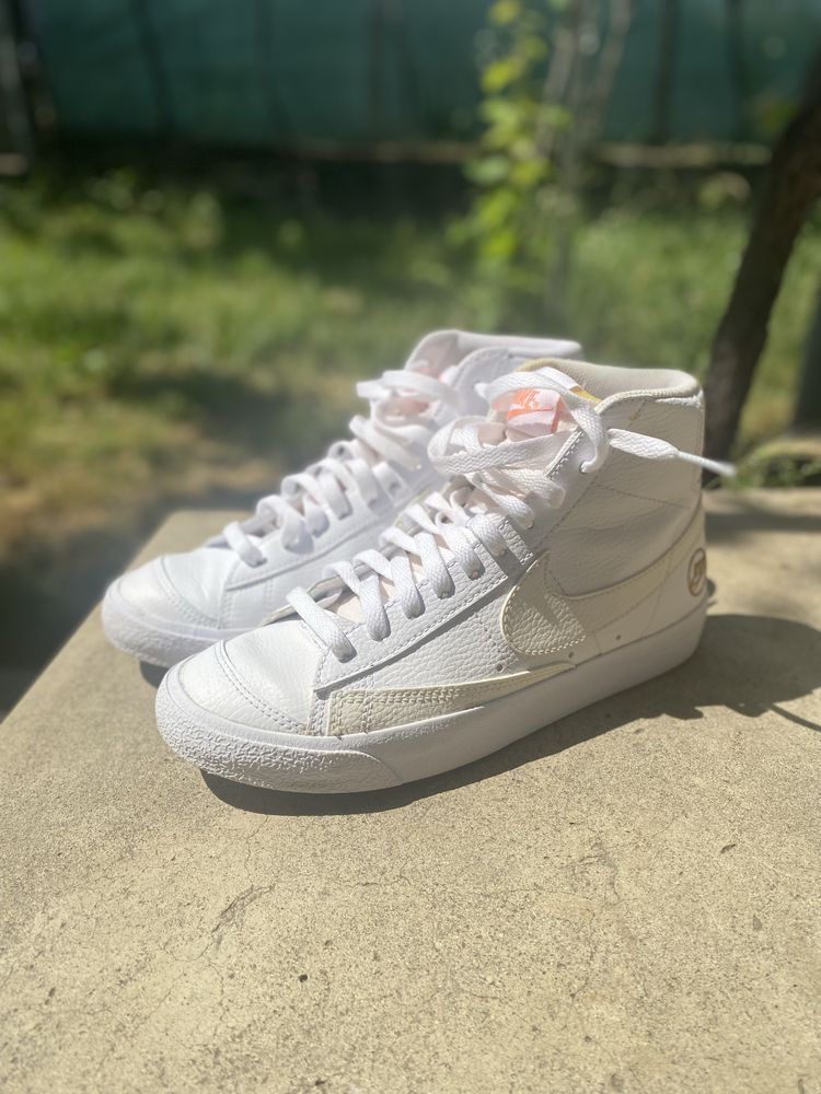 Сникърси nike blazer