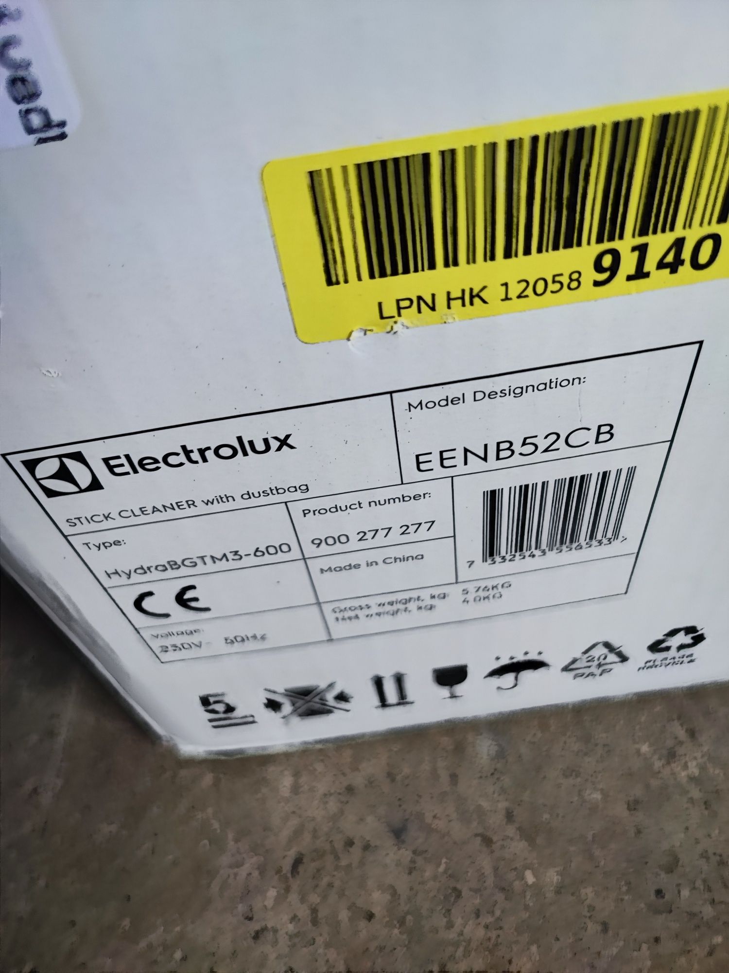 вертикална прахосмукачка Electrolux EENB52CB