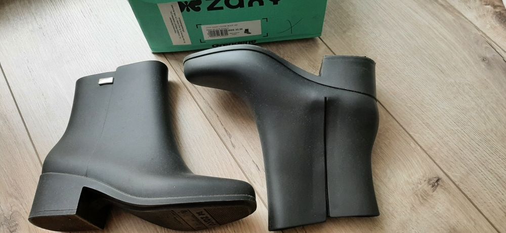 Cizme de guma , parfumate