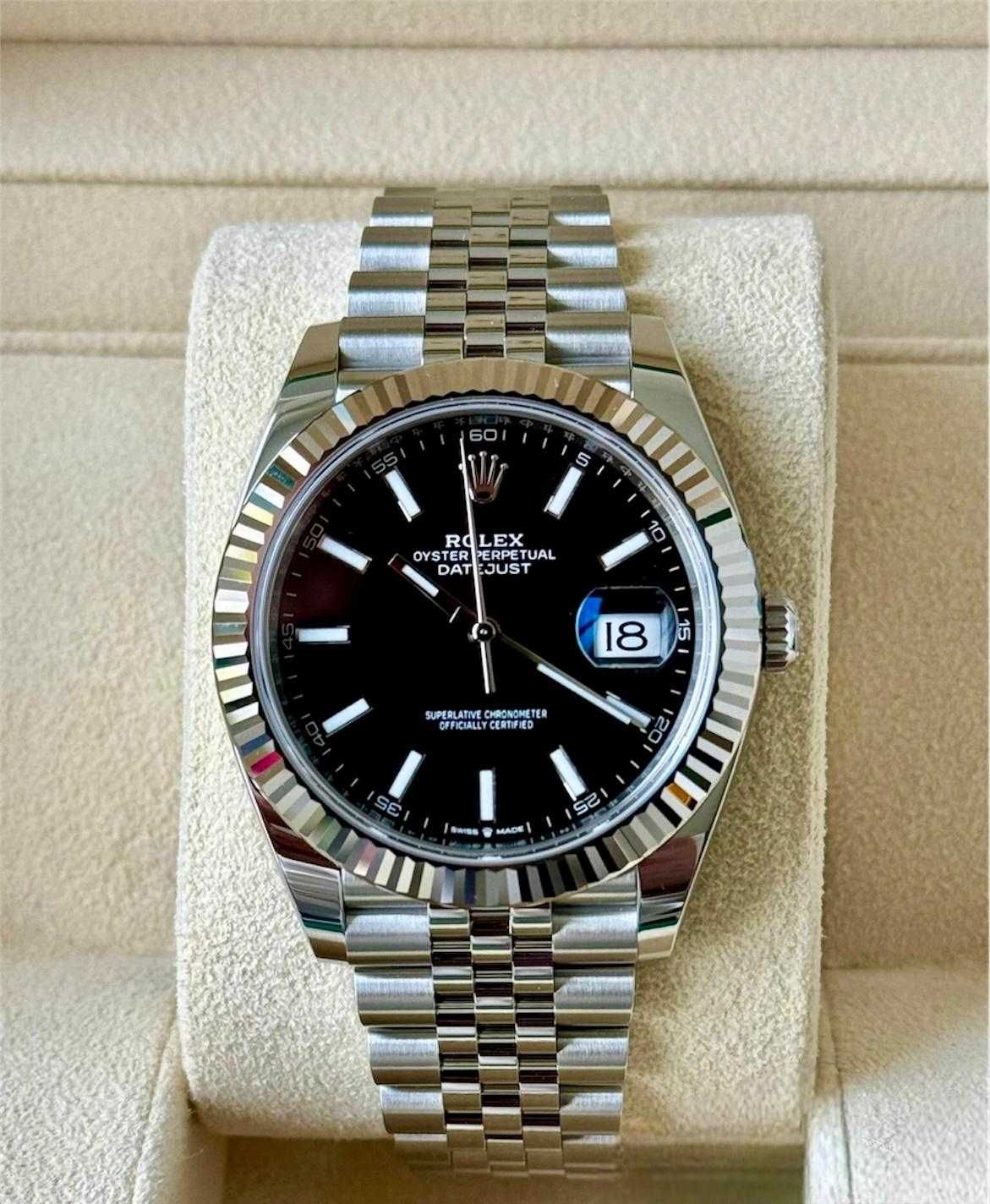 Rolex Datejust Silver-Black 41 mm  Luxury & Automatic  Edition