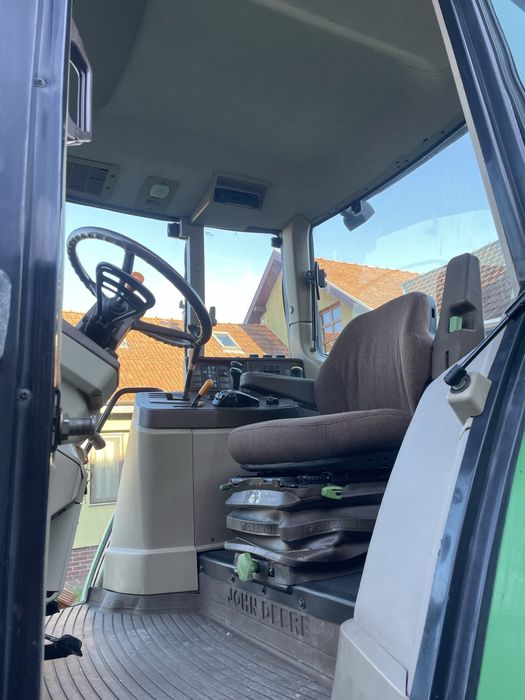 jhon Deere 6810 anul 2000