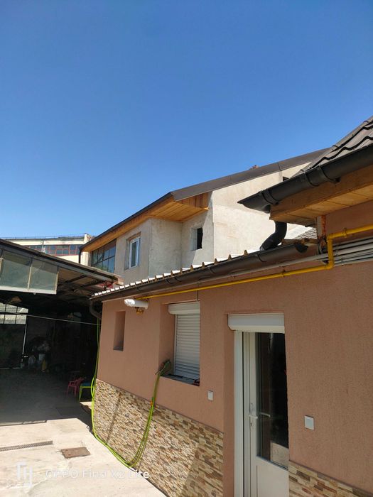 Casa cu anexe zona Calea Clujului, Oradea, Bihor. Tlf. 0034693978191