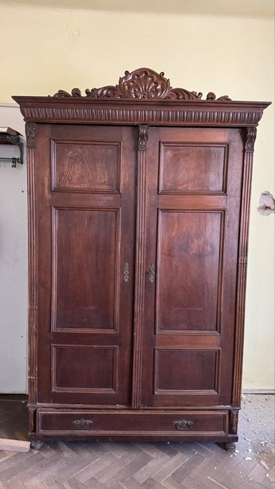 Dulap vintage, dublj, cu rafturi