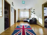 Apartament 4 camere de vanzare