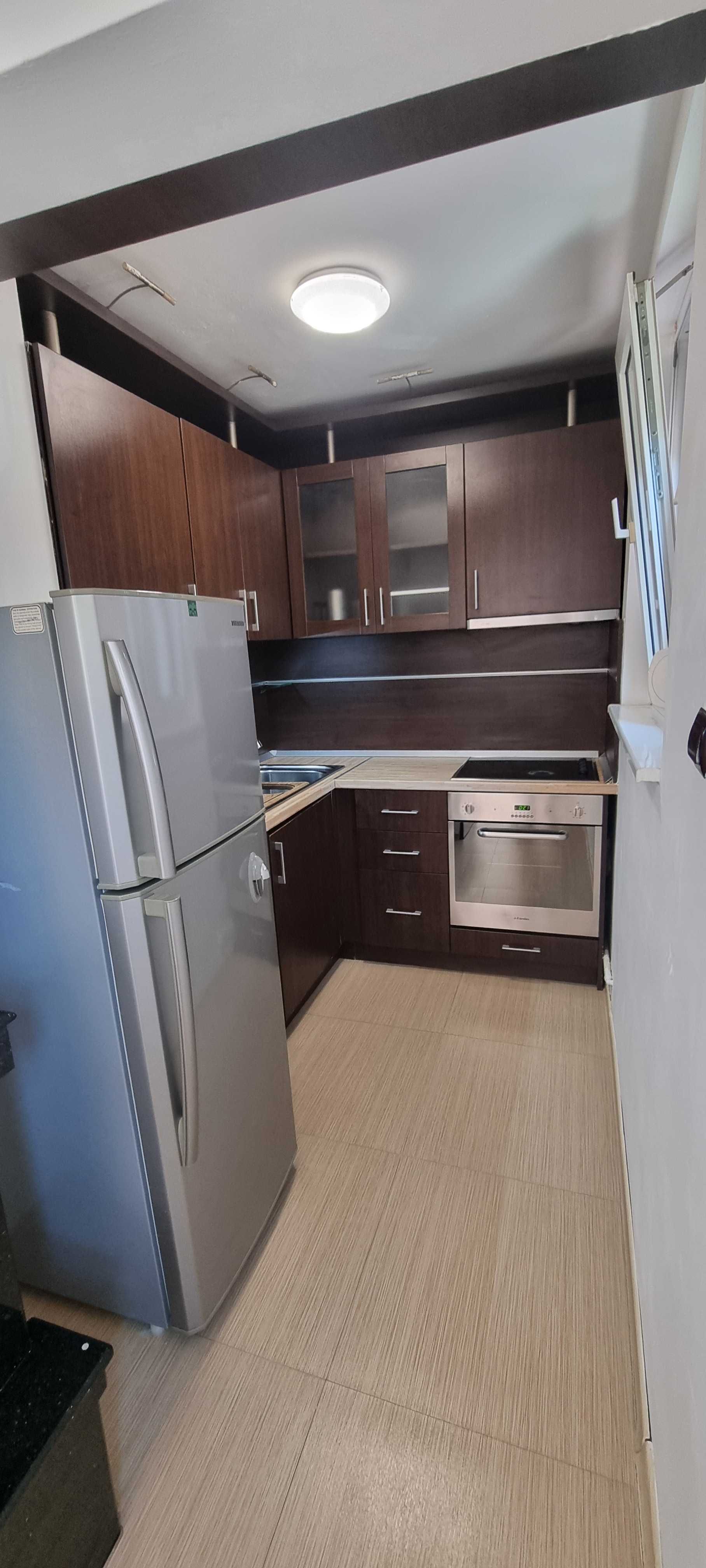 Продава се първи етаж от триетажна къща в кв.Горна баня