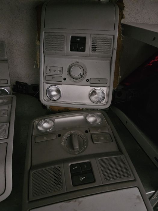 plafoniera passat b6 avem si cu buton trapa