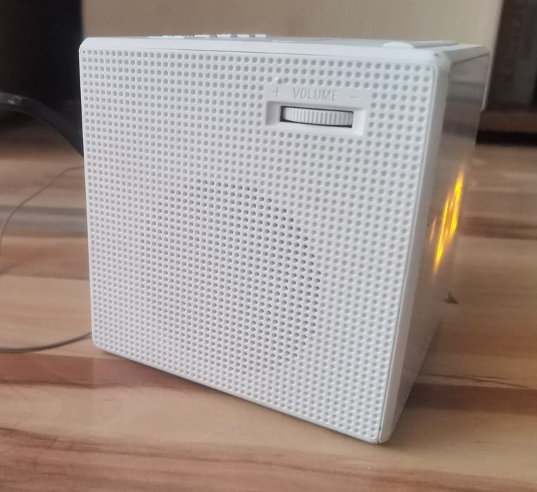 Boxa radio cu ceas Sony ICF C1