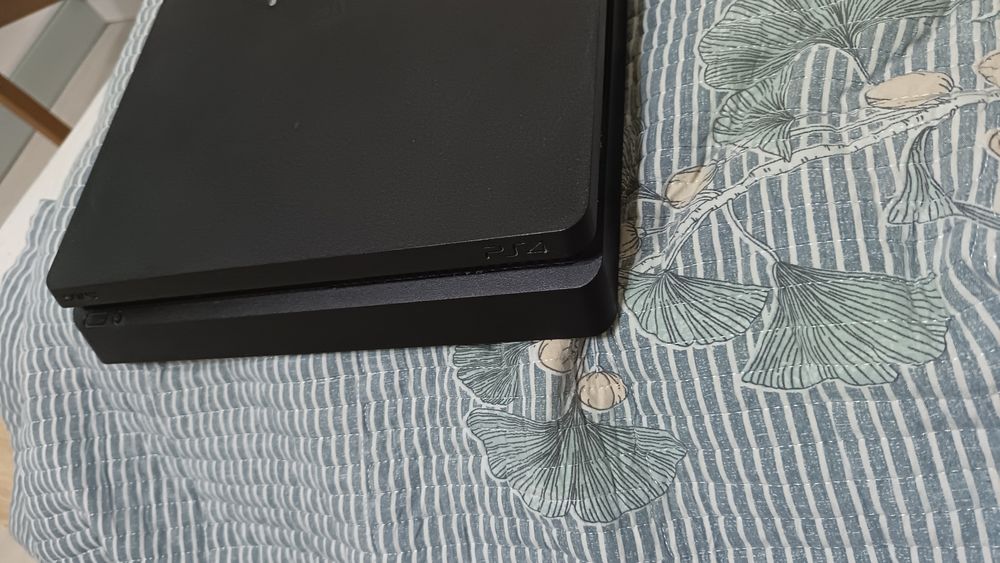 Игровая консоль ps4