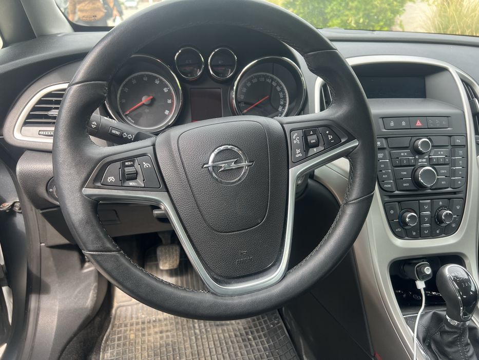 Opel astra j 2011 1.4 benzina ,91.000 km