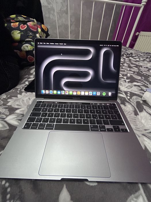 Laptop Macbook Pro 13” M1 TouchPad 8 ram 256 stoc 94% baterie! Silver