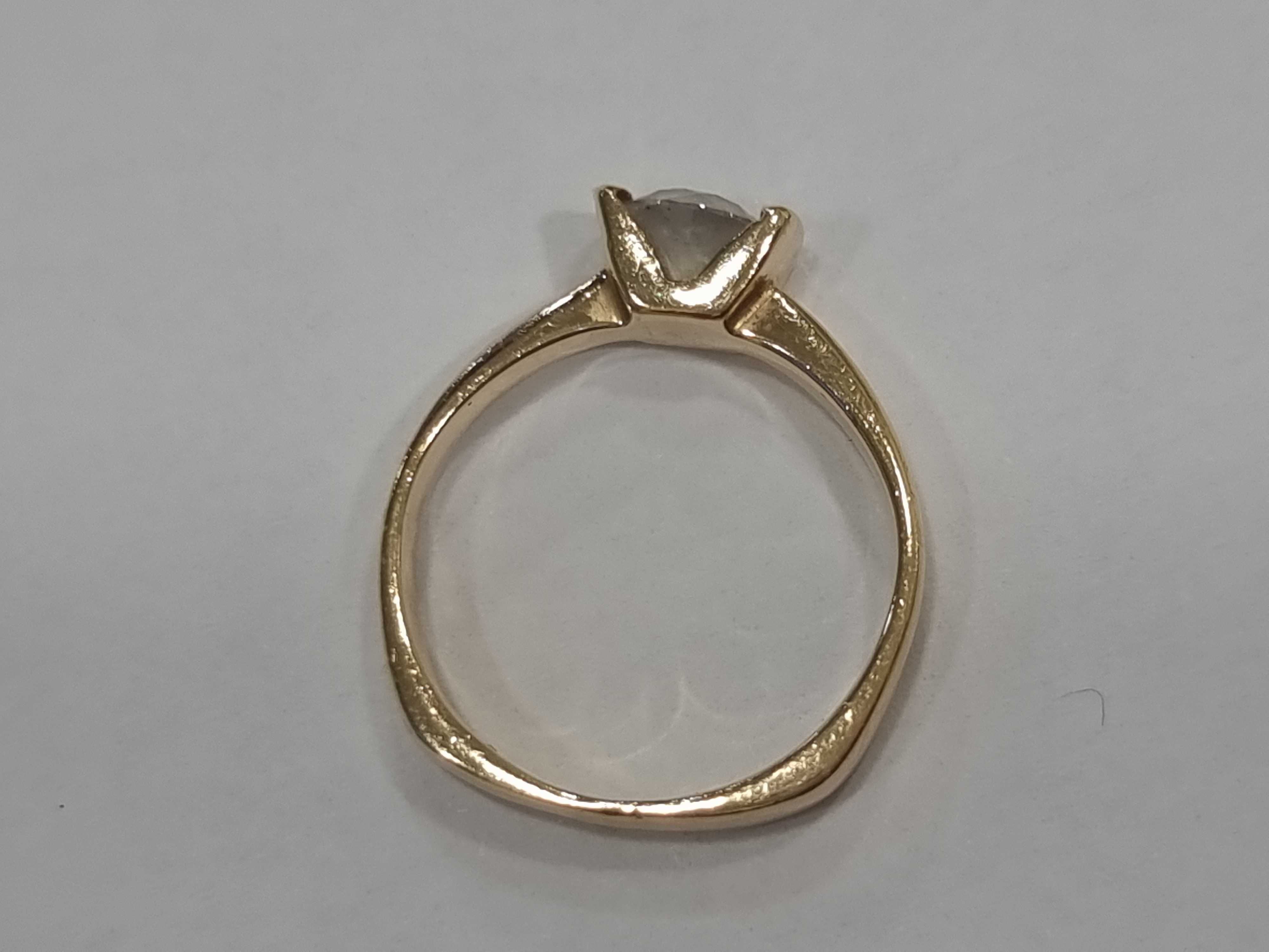Златен пръстен - Дамски пръстен 14К 3.15 гр.