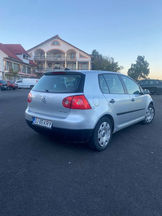 Vând Volkswagen golf 5 1.9 tdi