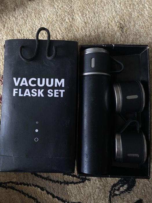 Термос +3кружкиб/у