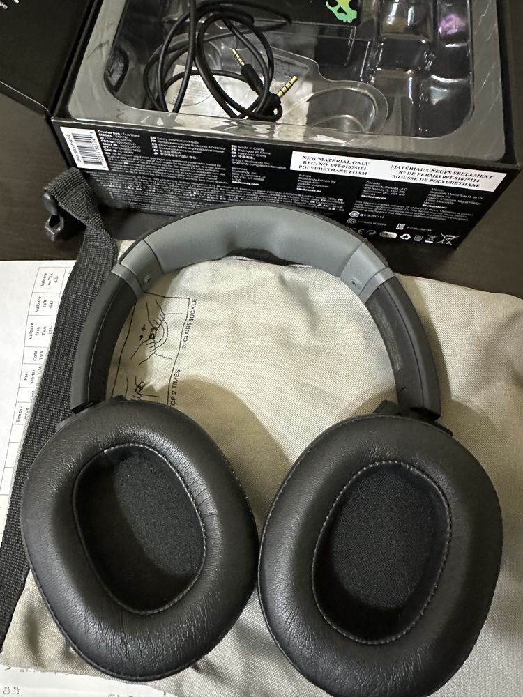 Vând casti Skullcandy Skullcrushers Evo