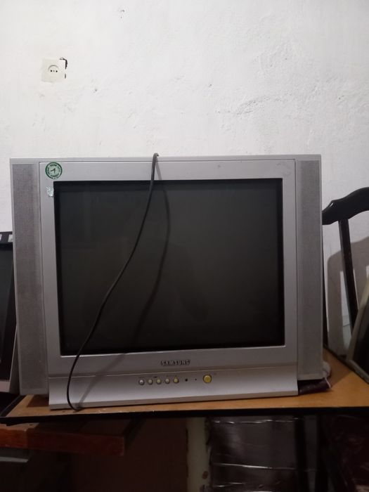 2 ta kompyuter manitori 1ta televizor arzon narxda