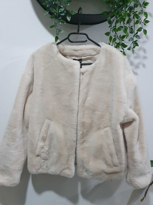 Jacheta blana ZARA, stare IMPECABILA