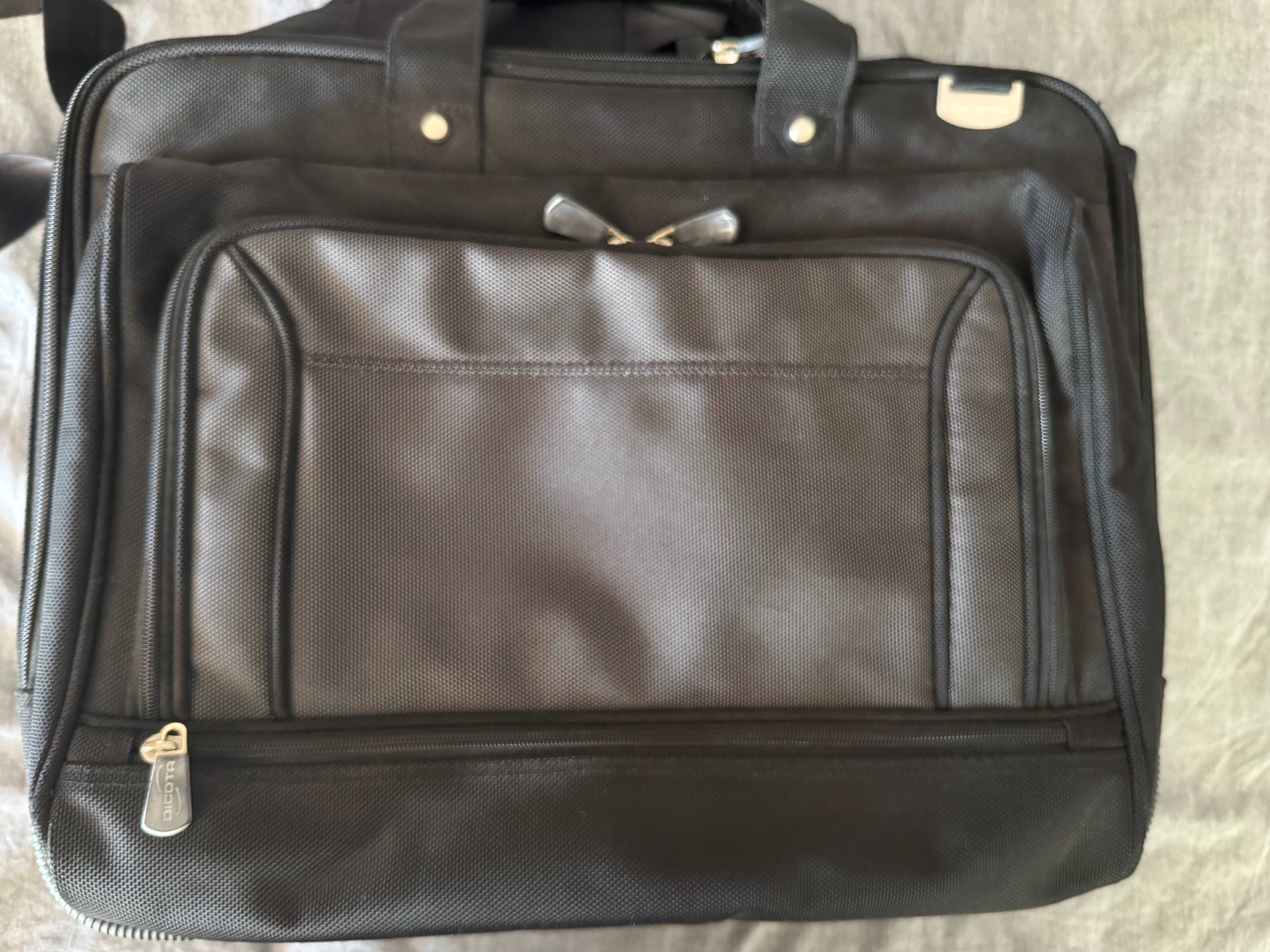 Geanta laptop DICOTA (45 x 35 x 18 cm) 4 compartimente aspect nou