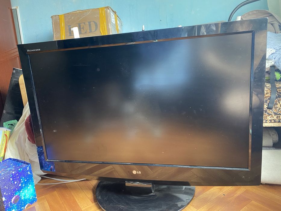 Продам телевизор.  15.000 тг ТОРГ  HDMI не работает.