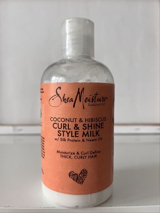 стайлинг мляко за къдрава коса Shea Moisture
