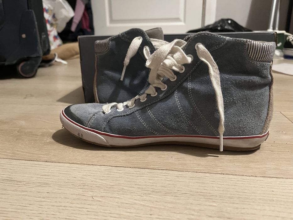 Tamaris втора употрева но в много добро състояние. Номер 37.