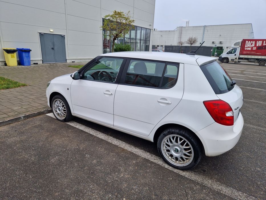 Vând Skoda fabia