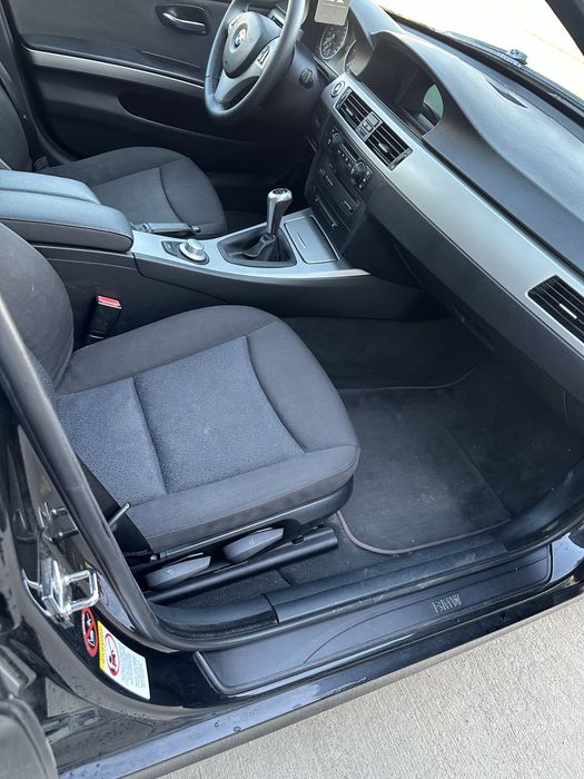 Продавам бмв Е91 320 дизел 163