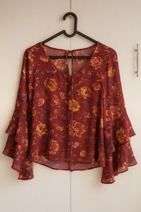 Bluză boho florală, bordo cu volane, mărimea S