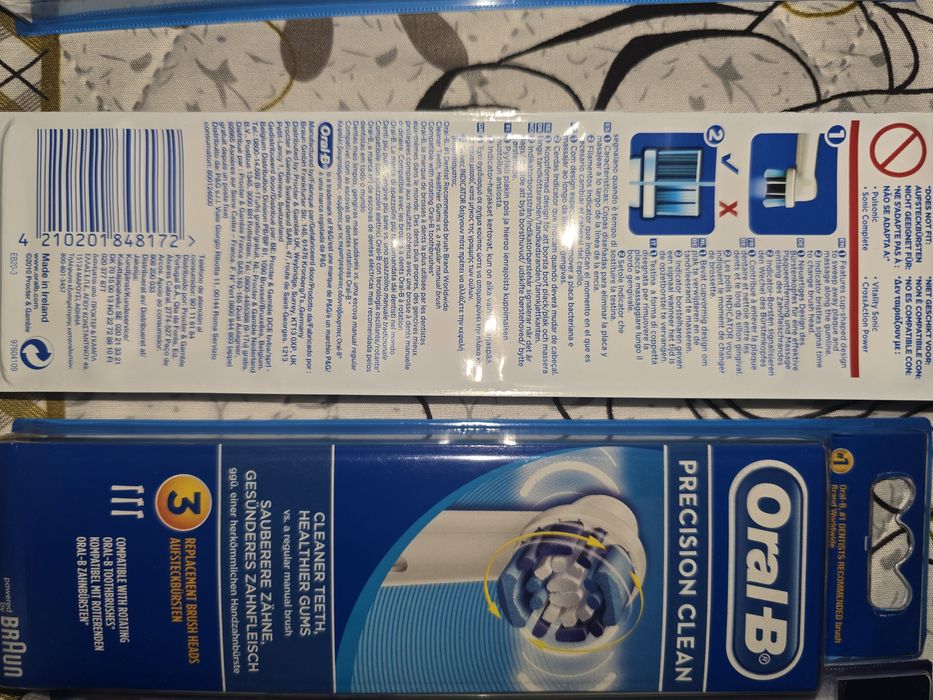 Комплект от 3 резервни глави за електрическа четка за зъби Oral-B