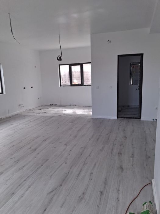 Vand schimb cu apart. casa In Valu lui Traian