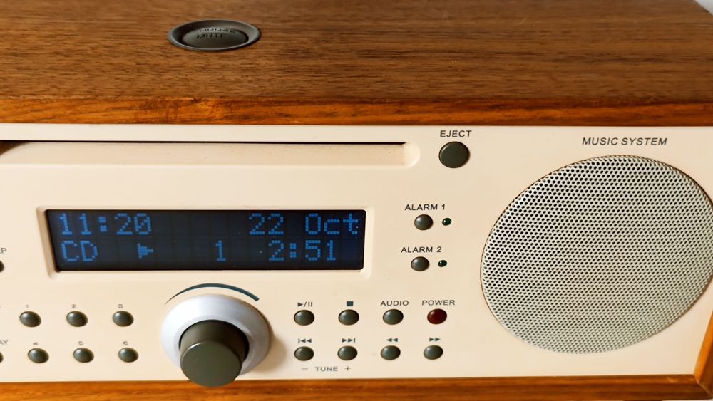 Tivoli Audio music system, radio cd hi-fi