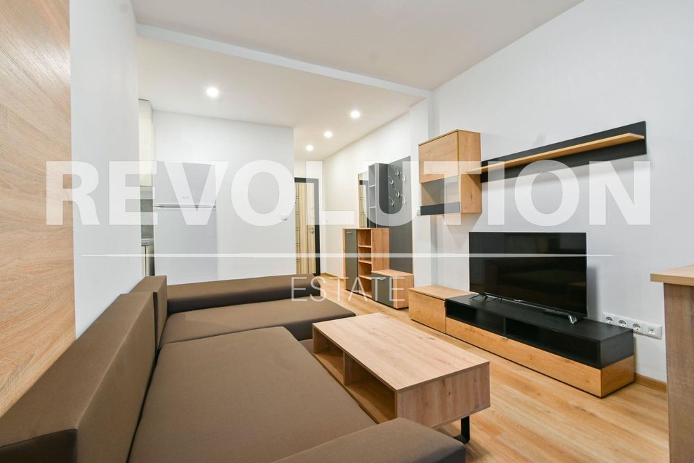 Двустаен апартамент с паркомясто в ж.к. Бояна.