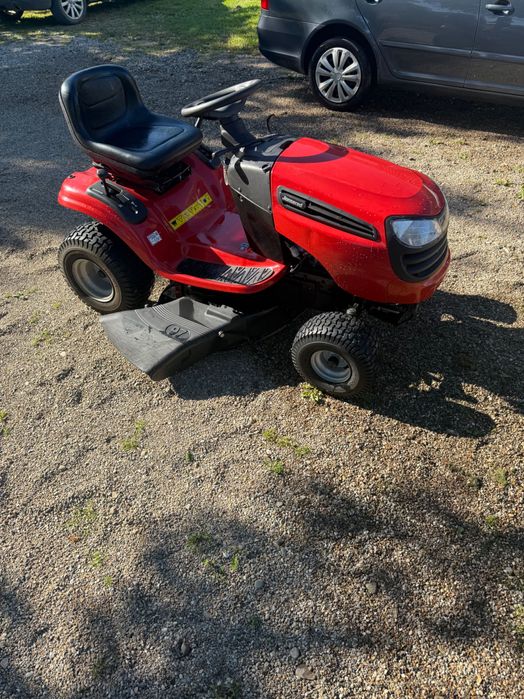 Tractoras de tuns iarba
