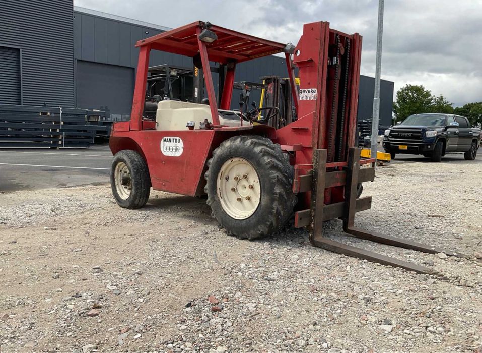 Stivuitor de teren Manitou MC 20