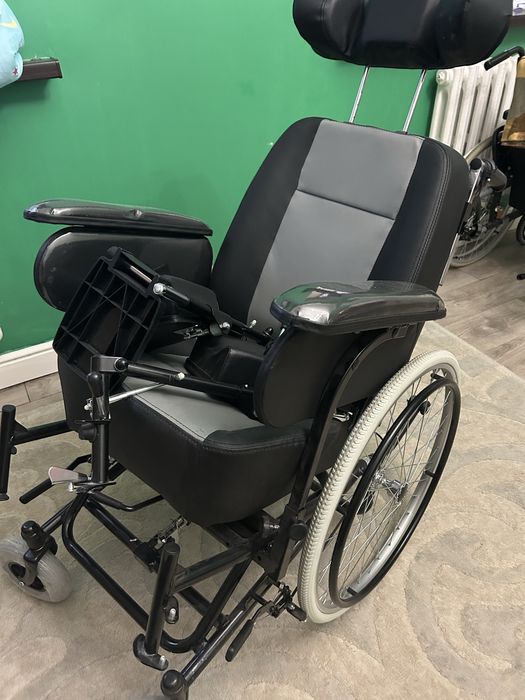 Инвалидная коляска продам