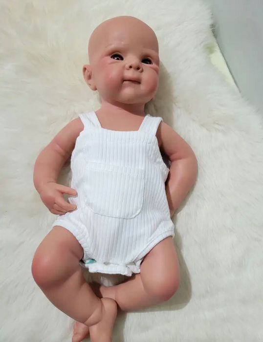 Papusa Reborn realist moale flexibil imita perfect pielea unui bebelus