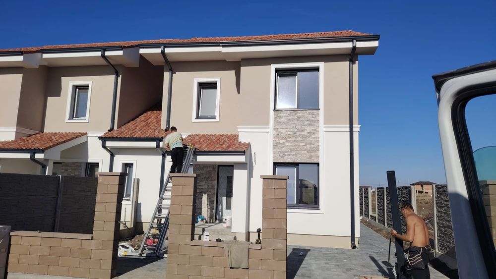 Vând duplex despărțit prin camera tehnica